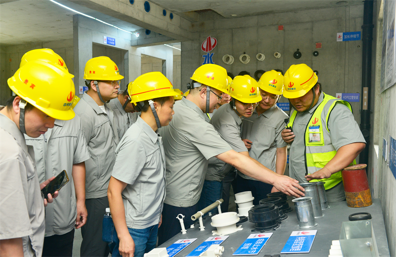 为进一步推进优质客户高效履约，提升交付品质、达成客户满意，2025年6月25日，尊凯实业建设集团在上海组织召开2025年越秀地产、华润置业客户履约推进会。